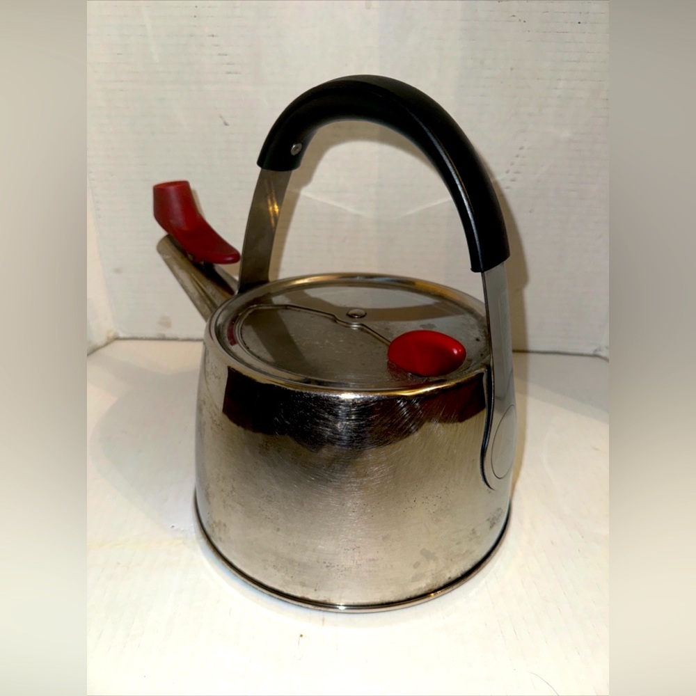 Michael Graves Tea Kettle 2.5Q Easy Fill
